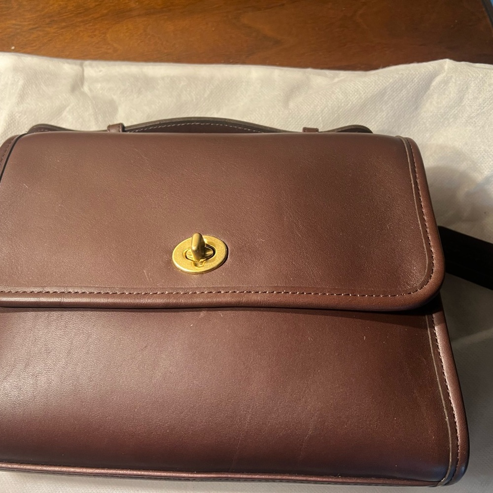 Vintage Coach Ourt leather bag   Like new